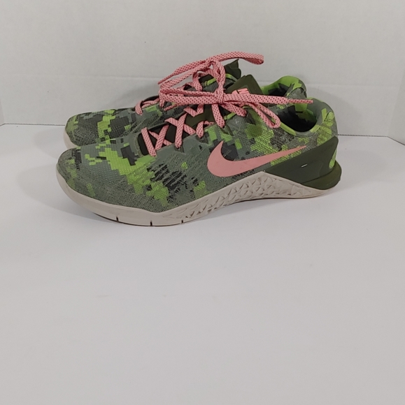 Nike Shoes - Womens Nike Metcon 3 AMP size 11